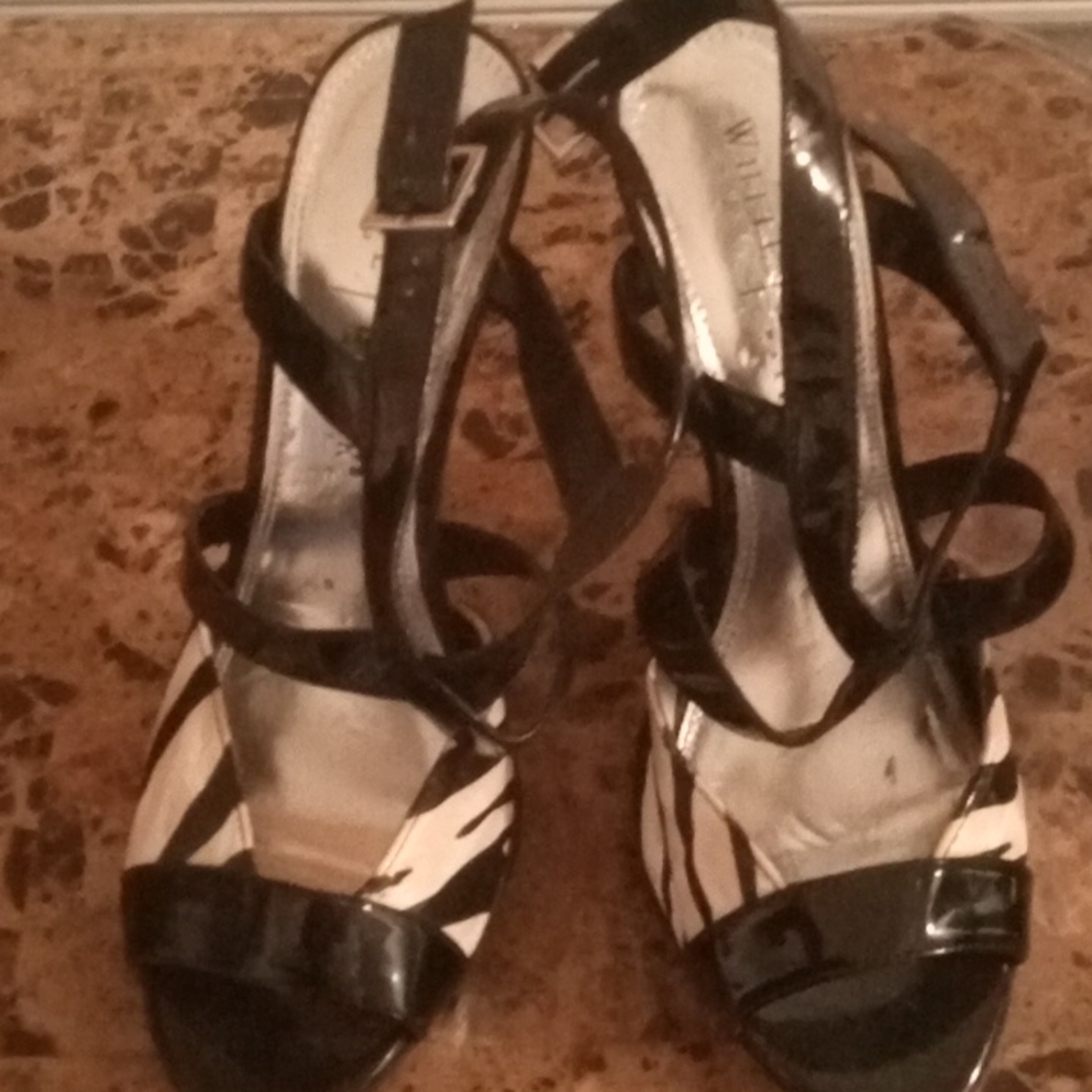 White house black market high heel shoes size 8.5